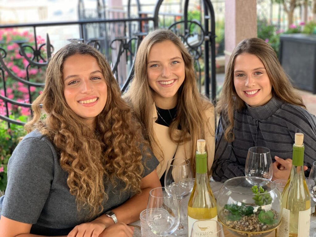 Ella Shachar Lior